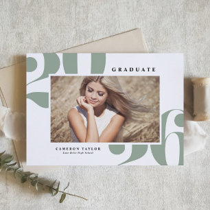 Invitation Sage Green 2025 Bold Typographie Photo Graduation