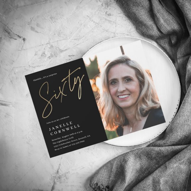 Invitation Script minimaliste noir et or 60ème photo (Créateur téléchargé)
