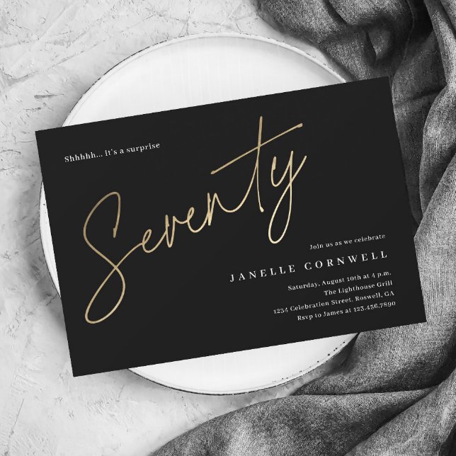 Invitation Script minimaliste noir et or 70e anniversaire (Modern gold script 70th birthday party invitations.)