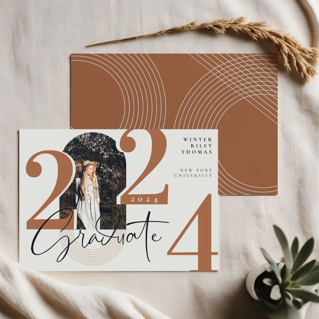 Invitation Script moderne 2024 Arc concentré photo (Modern Graduate Script 2022 Concentric Arch Photo Invitation)