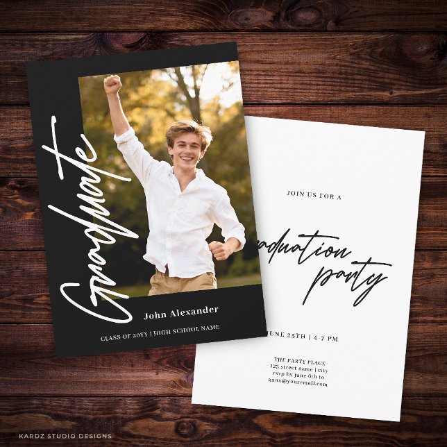 Invitation Script Moderne Photo de Diplômé Noir Remise des Di (The front and back of the invitation are shown at 5x7-inch size. Choose size, paper, + corner style.)