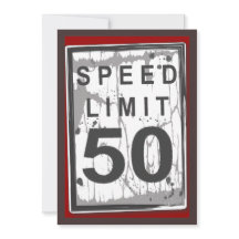 Signe limite de vitesse du 50e anniversaire de la 