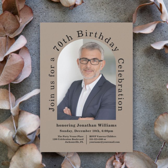 Invitation Simple Photo Arch 70e fête d'anniversaire (Celebrate 70 in style with this attractive arch photo birthday invite available in print or digital!)