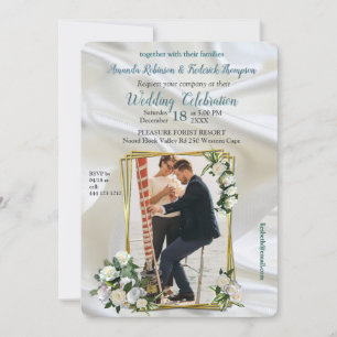 Invitation Soie blanche luxueuse et fluide et roses blanches.