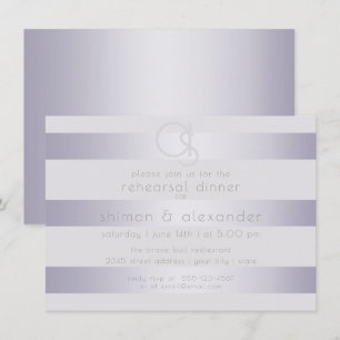 Invitation Stripes d'argent violet chatoyant avec Monogramme