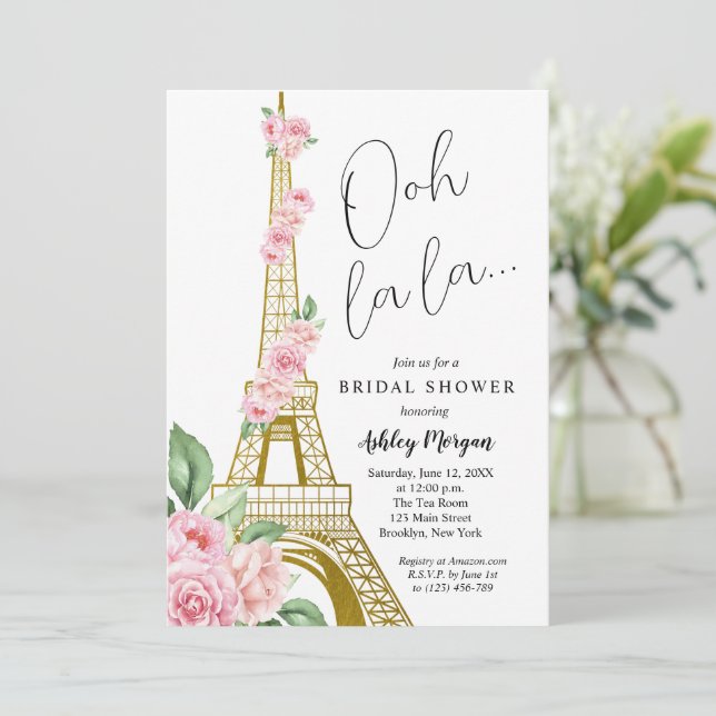 Invitation Tour Eiffel Paris Fête des mariées aux fleurs rose (Debout devant)