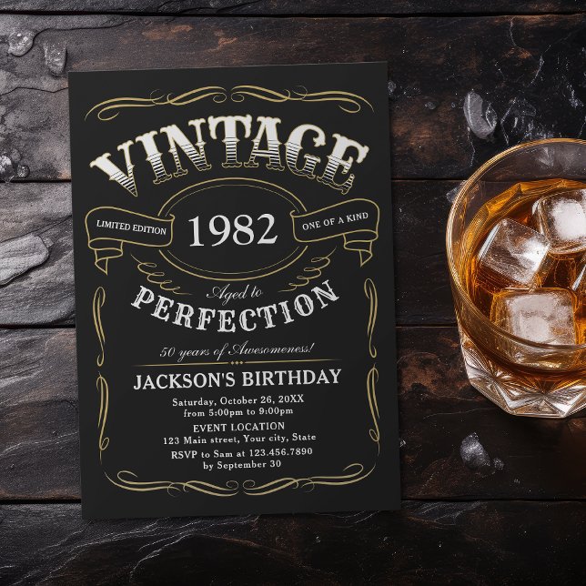 Invitation Tout âge Vintage Whiskey Thème Anniversaire Invita (Black and gold Any Age Vintage Whiskey Themed Birthday Invitation )