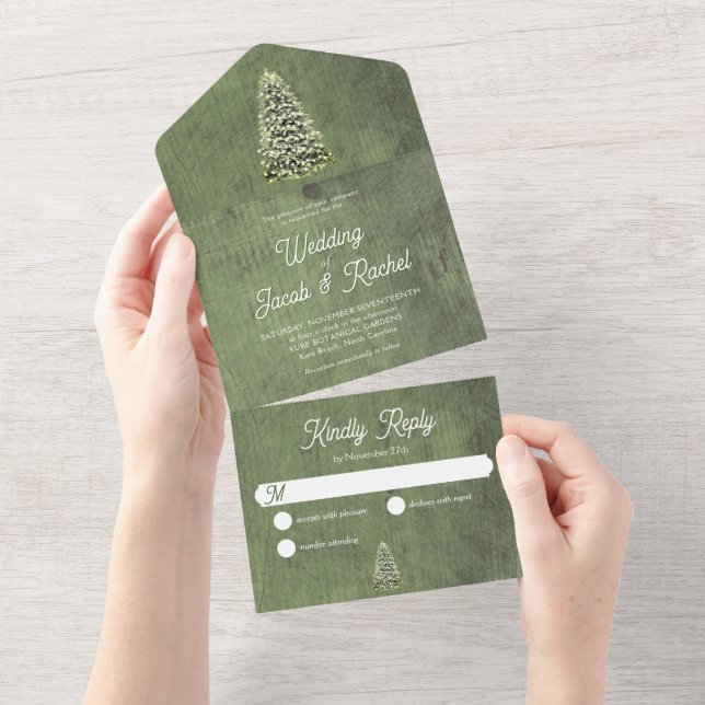 Invitation Tout En Un Arbre de Noël sur bois vert Mariage rustique (Déchirure)