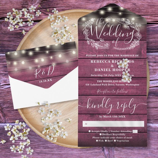 Invitation Tout En Un Bois rouge rustique éclaire le Mariage floral (Rustic Red Wood String Lights Floral Wedding All In One Invitation)