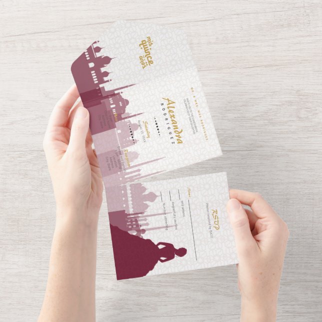 Invitation Tout En Un Bourgogne et or Arabe Quinceañera (Déchirure)