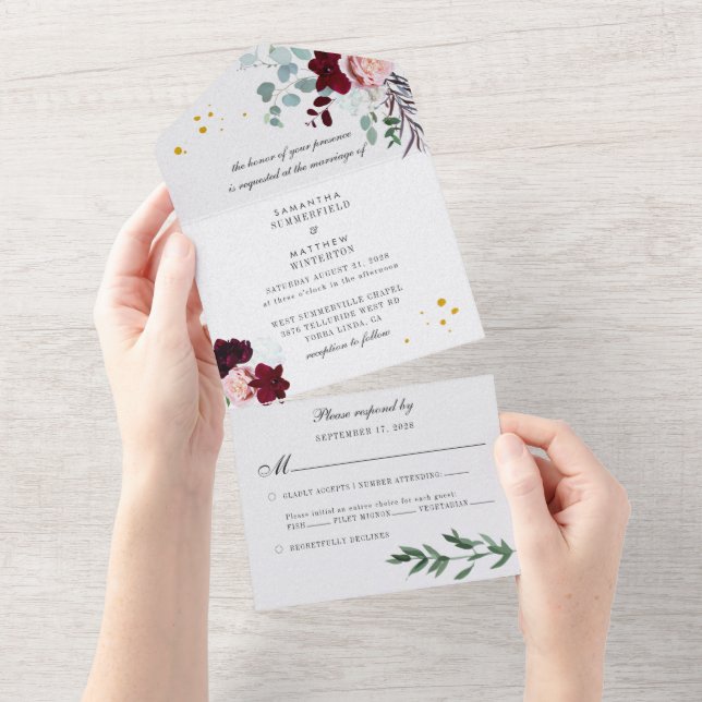 Invitation Tout En Un Burgundy rose floral Script Mariage de verdure (Déchirure)