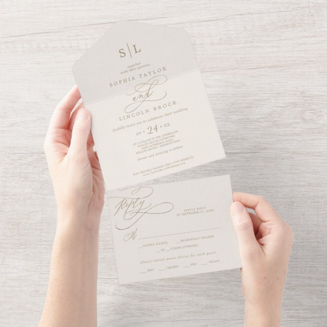 Invitation Tout En Un Calligraphie d'or romantique | Mariage de monogram (Déchirure)