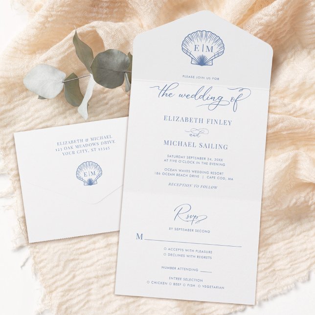 Invitation Tout En Un Coastal Blue Beach Shell Mariage Monogramme (Créateur téléchargé)