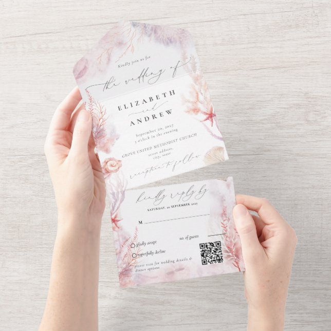 Invitation Tout En Un Coquillages Chics Coral sous-marin QR Code Mariage (Déchirure)