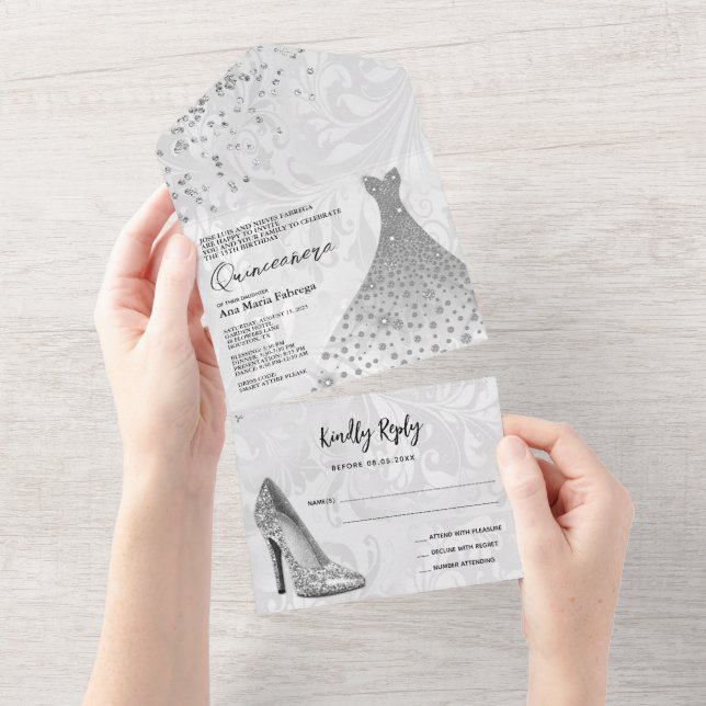 Invitation Tout En Un Damask Classy, Silver Stiletto & Gown Quinceañera (Déchirure)