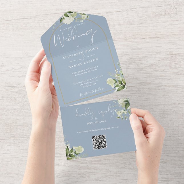 Invitation Tout En Un Dusty Blue Greenery Gold Arch QR Code Mariage (Déchirure)