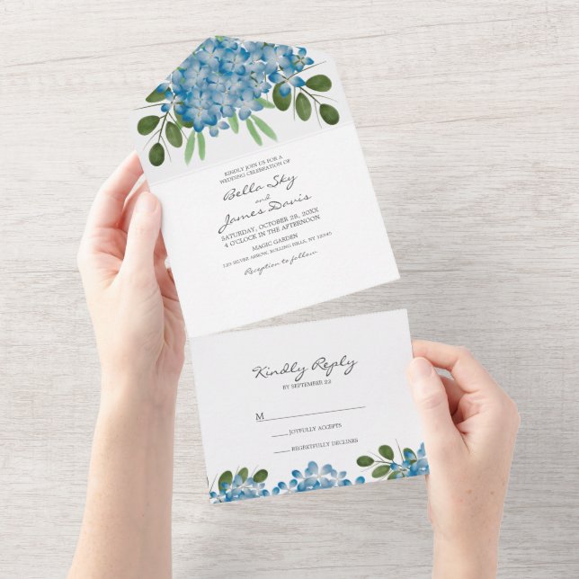 Invitation Tout En Un Elégant Blue Hydrangea tout en un mariage Inviter (Déchirure)