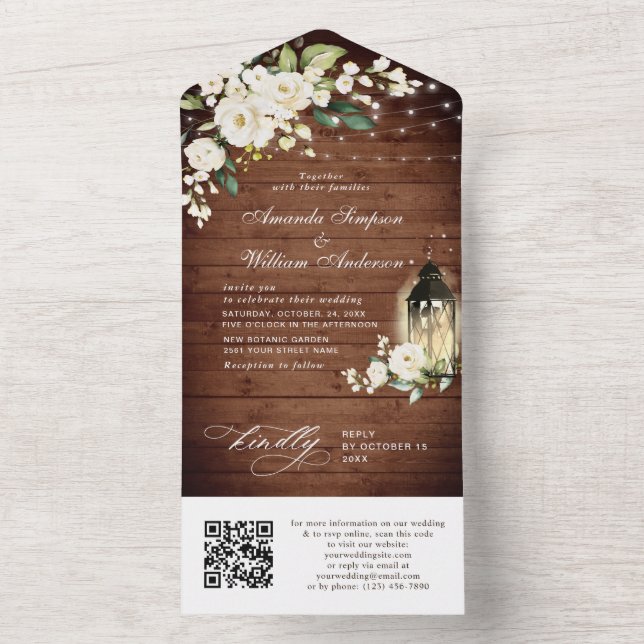 Invitation Tout En Un Elégant bois rustique blanc Roses Mariage QR code (À l'intérieur)