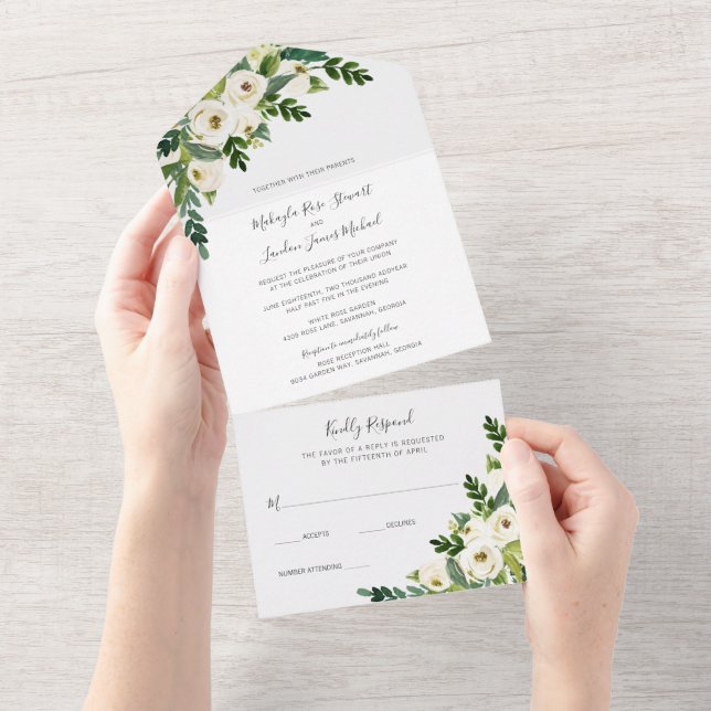 Invitation Tout En Un Elégant Floral Roses Blanches Mariage de verdure (Déchirure)