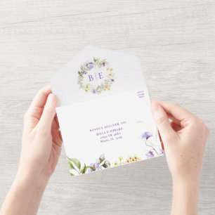 Invitation Tout En Un Élégant Monogramme violet Floral Mariage QR Code