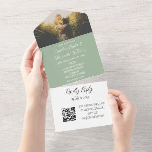 Invitation Tout En Un Elegant Sage Green Photo moderne RSVP QR Code