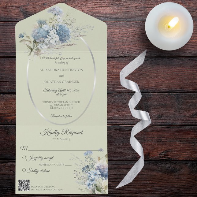 Invitation Tout En Un Fleurs de Bohême Bleue Glace sur Sage Green QR Cod (Créateur téléchargé)