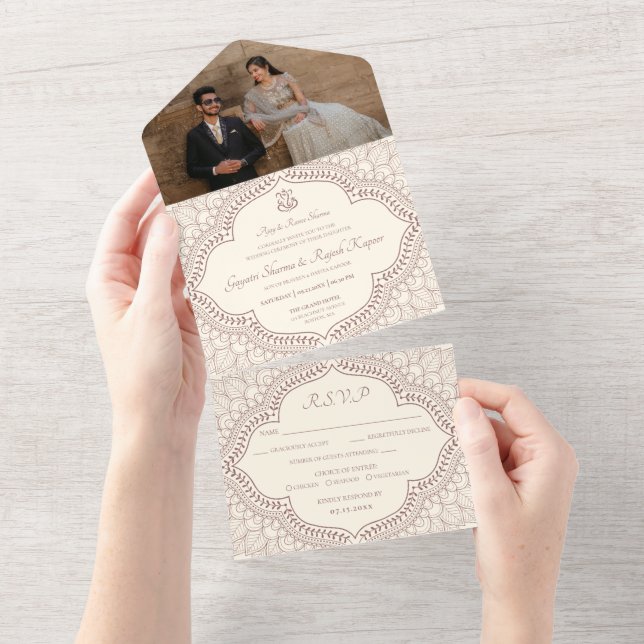 Invitation Tout En Un Mariage indien hindou traditionnel beige Mehndi (Déchirure)
