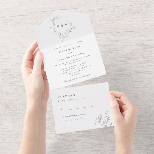 Invitation Tout En Un Mariage Monogram Crest Leafy classique (Déchirure)
