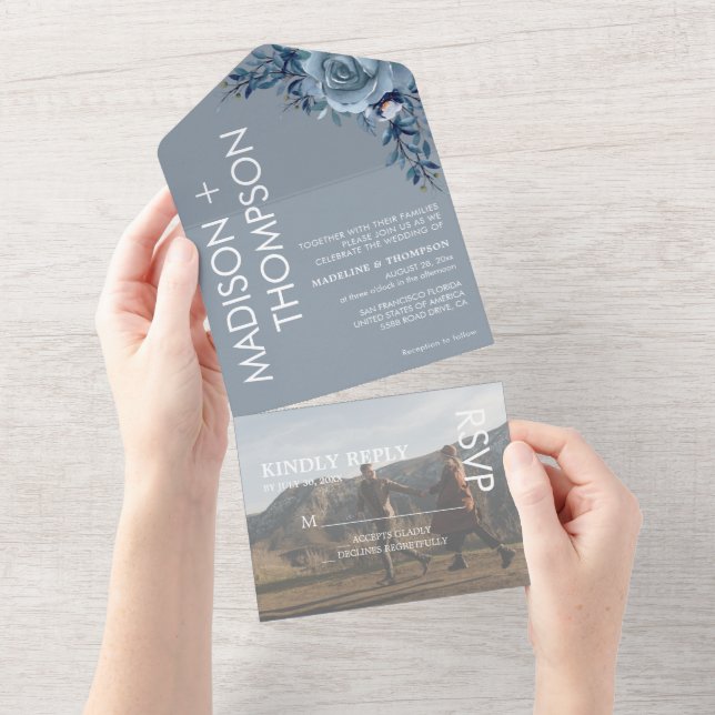 Invitation Tout En Un Mariage photo moderne Dusty Blue tendance tout en  (Déchirure)