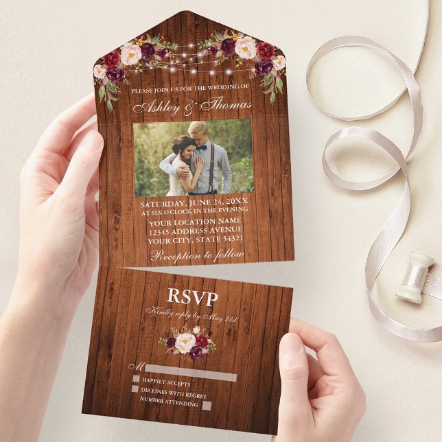 Invitation Tout En Un Mariage rustique Lumières en bois Floral (All In One Wedding Invitation with tear off RSVP Card)