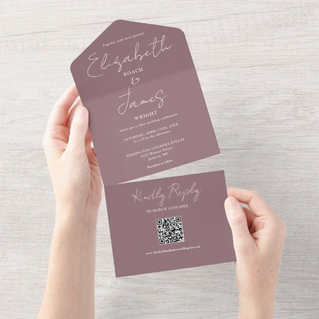 Invitation Tout En Un Mauve Modern Elegant Script QR Code Mariage (Déchirure)