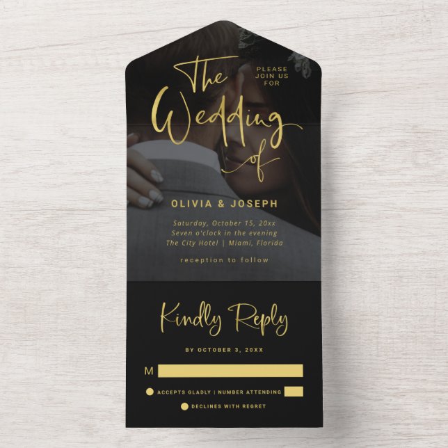 Invitation Tout En Un Moderne Faux Gold et Black Overlay | Mariage photo (À l'intérieur)