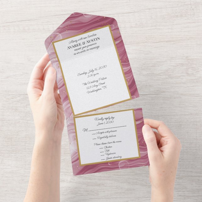 Invitation Tout En Un Motif en marbre rose et or (Déchirure)