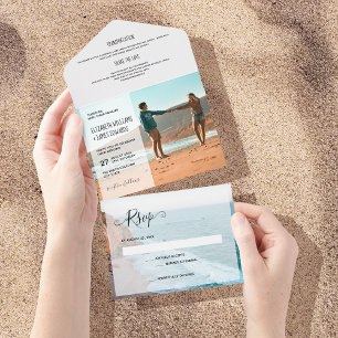 Invitation Tout En Un Photo de mariage de plage de destination rustique 