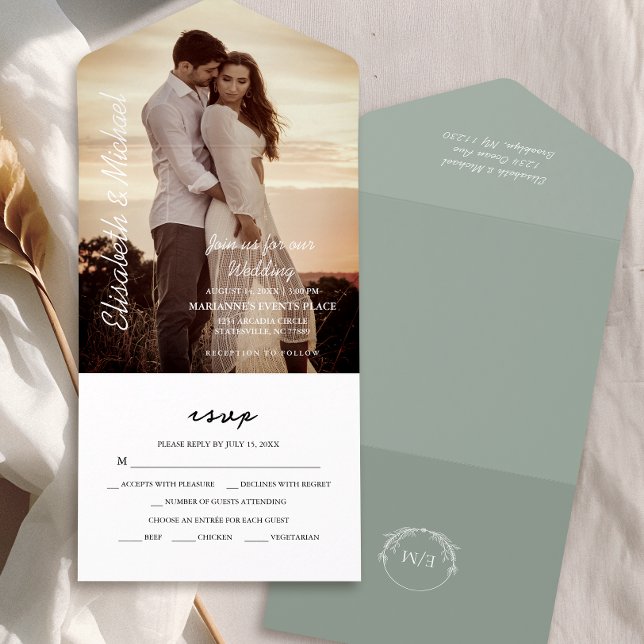 Invitation Tout En Un Photo moderne Elegant Sage Green Mariage (Simplify your wedding with our all-in-one invitation – convenience and beauty in a single card.)