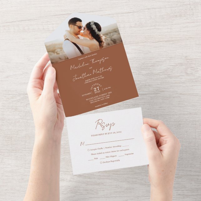 Invitation Tout En Un Photo Plain Terracotta moderne Mariage Rsvp (Déchirure)
