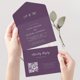 Invitation Tout En Un Plum violet élégant Monogramme QR Code Mariage