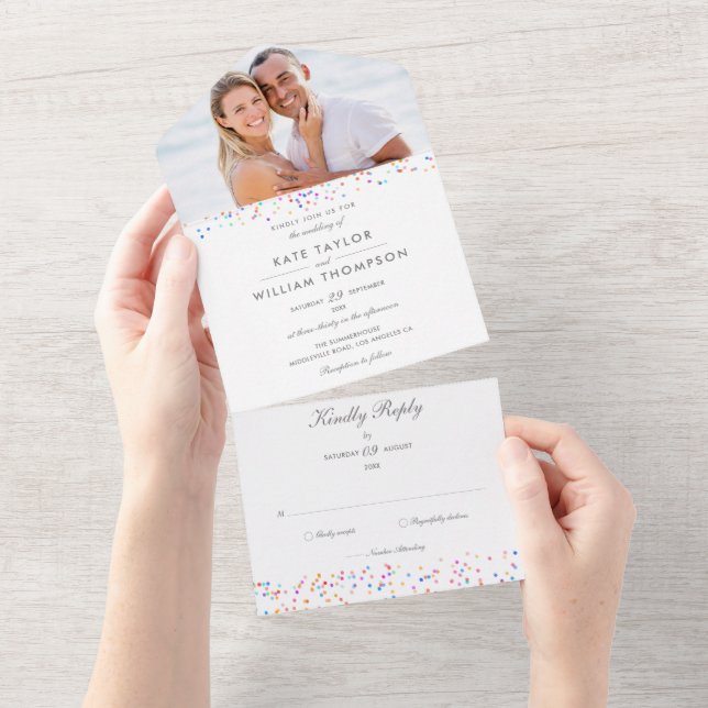 Invitation Tout En Un Rainbow Confetti Monogram Mariage photo (Déchirure)