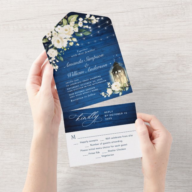 Invitation Tout En Un Roses blanches Mariage Royal Blue Wood (Déchirure)