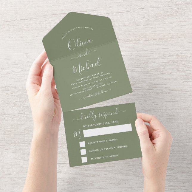Invitation Tout En Un Sage Green Mariage Typographie moderne RSVP (Déchirure)