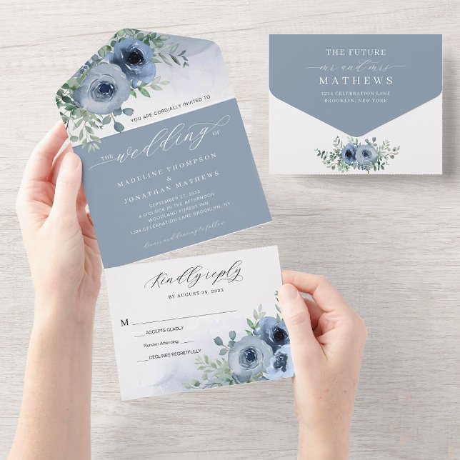 Invitation Tout En Un Script Whimsical élégant Floral Dusty Blue Mariage (Créateur téléchargé)