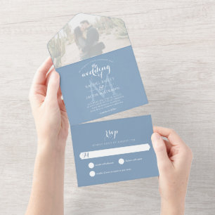 Invitation Tout En Un Simple Monogramme Dusty Mariage photo bleu