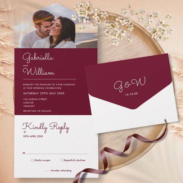 Invitation Tout En Un Simple Script Bourgogne Monogramme Mariage photo (Simple Script Burgundy Monogram Photo Wedding All In One Invitation)