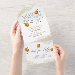 Invitation Tout En Un Un Baby shower Neutre Orange Un Peu Cutie