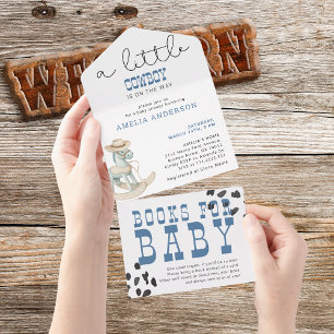 Invitation Tout En Un Un Petit Cowboy Se Trouve Dans La Voie Du Baby sho