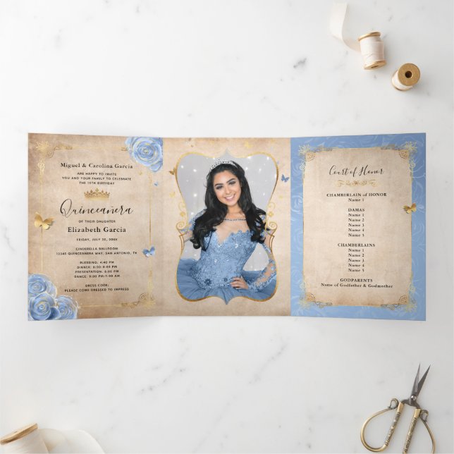 Invitation Trois Volets Bébé clair Bleu et Or élégante photo Quinceanera (Intérieur)
