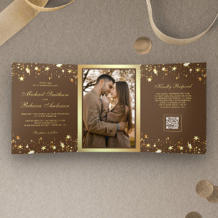 Invitation Trois Volets Code QR Mariage Confettis Étoiles Dorées Brun Fonc