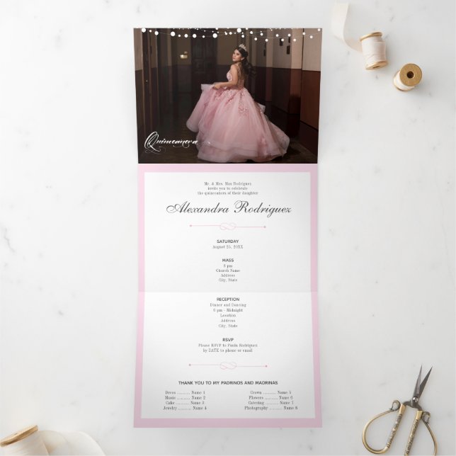 Invitation Trois Volets Deux silhouette rose photo avec Quinceanera lune (Intérieur)