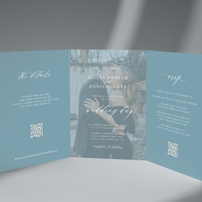 Invitation Trois Volets Dusty bleu photo mariage RSVP détails QR code (Créateur téléchargé)
