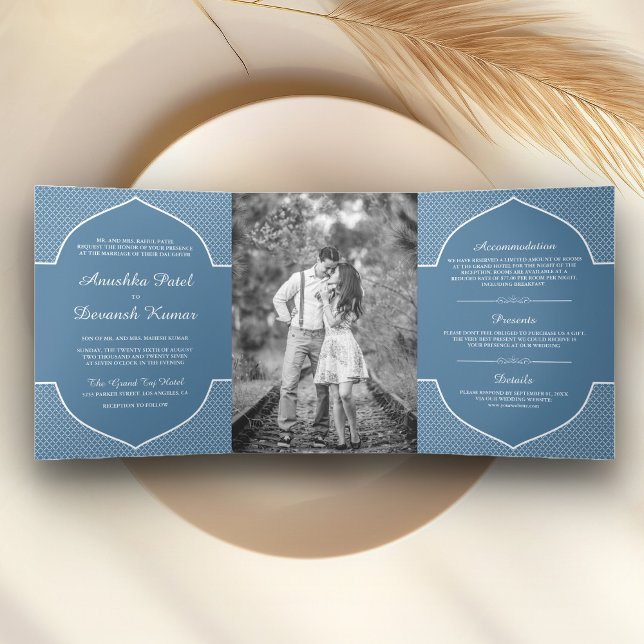 Invitation Trois Volets Élégant bleu Ethnic Indian Arch Mariage Photo (Créateur téléchargé)